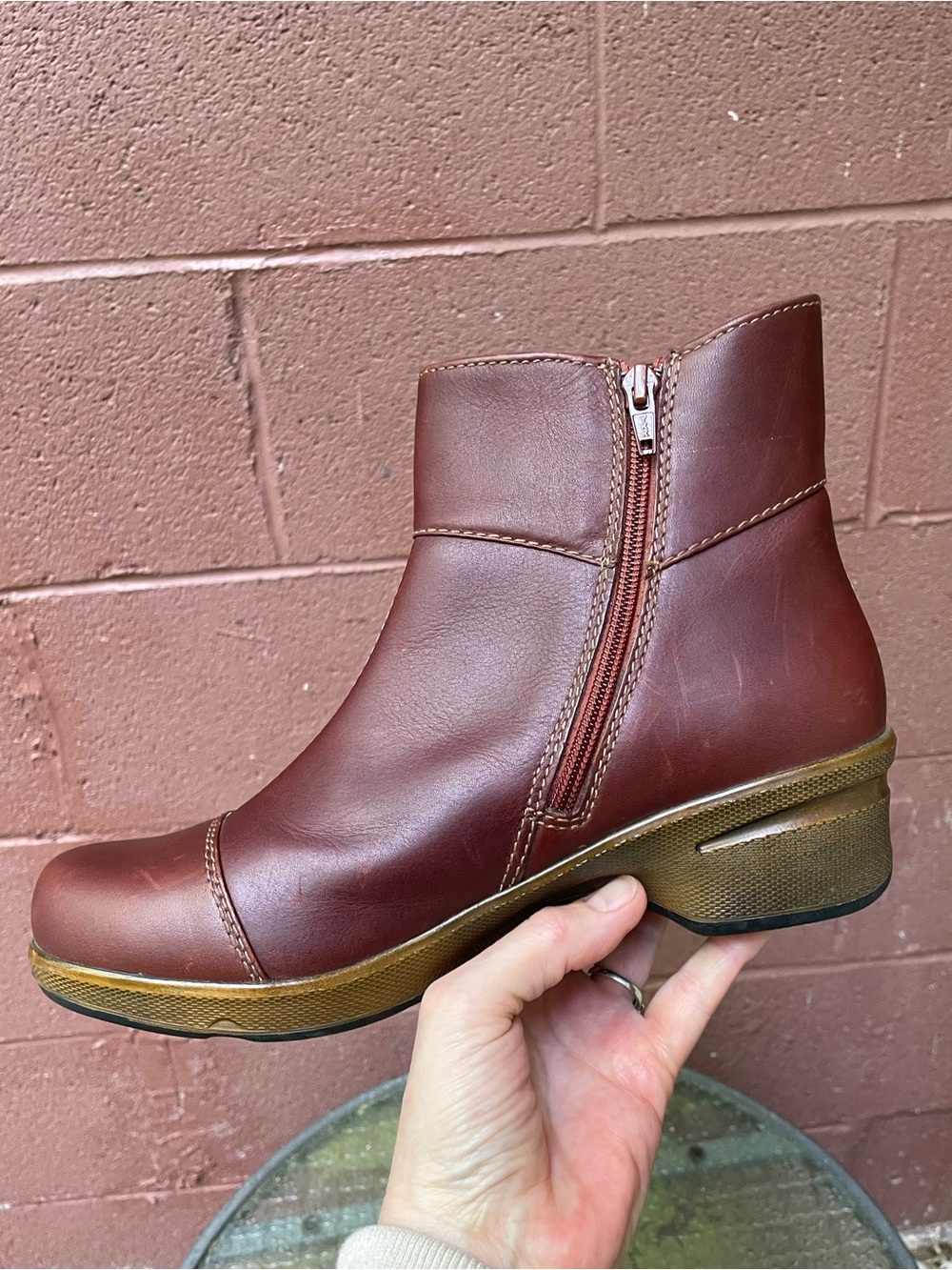 New KEEN Mora Button Boots Size 9 - Picture 2 of 14